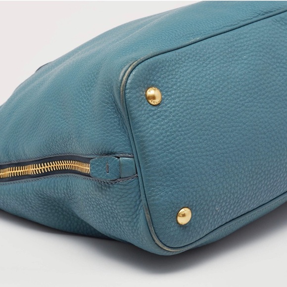 EUC Prada Vitello Daino Leather Side Zip Shopper tote - Picture 16 of 17